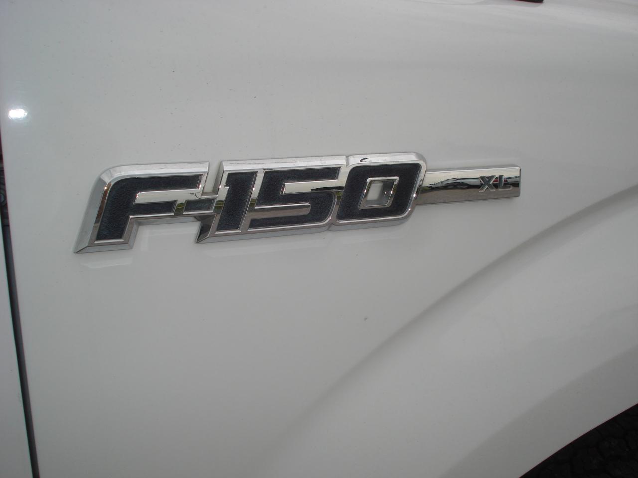 Ford F-150 XL 8-ft. Bed 2WD 2012