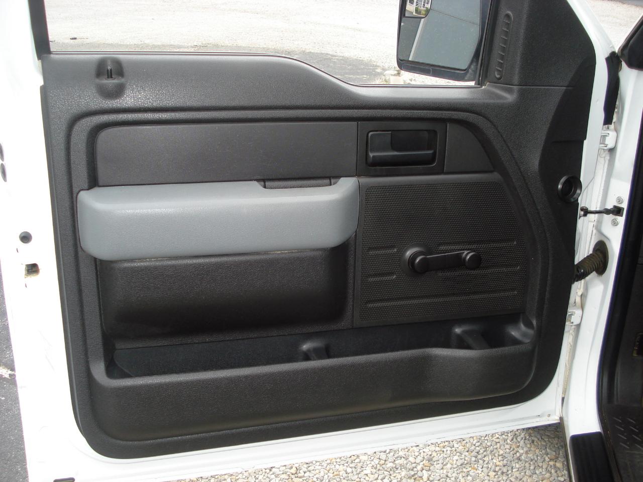 Ford F-150 XL 8-ft. Bed 2WD 2012