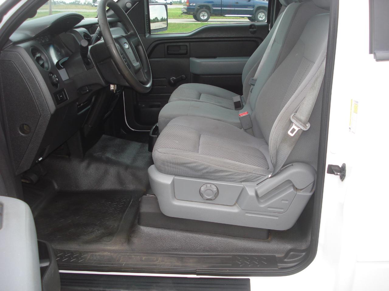 Ford F-150 XL 8-ft. Bed 2WD 2012