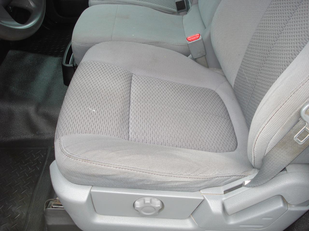 Ford F-150 XL 8-ft. Bed 2WD 2012