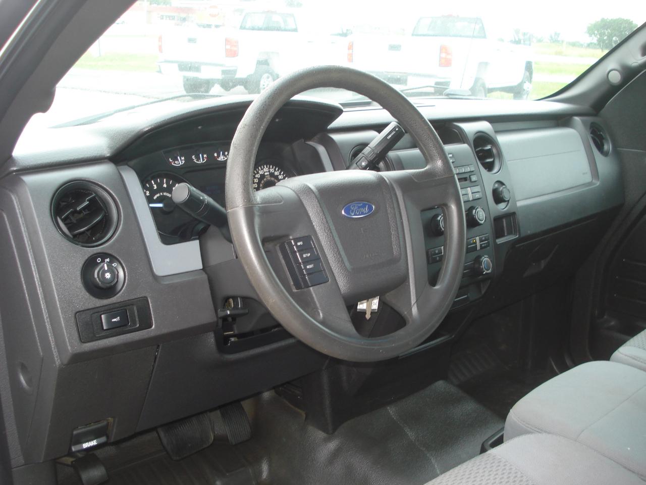 Ford F-150 XL 8-ft. Bed 2WD 2012