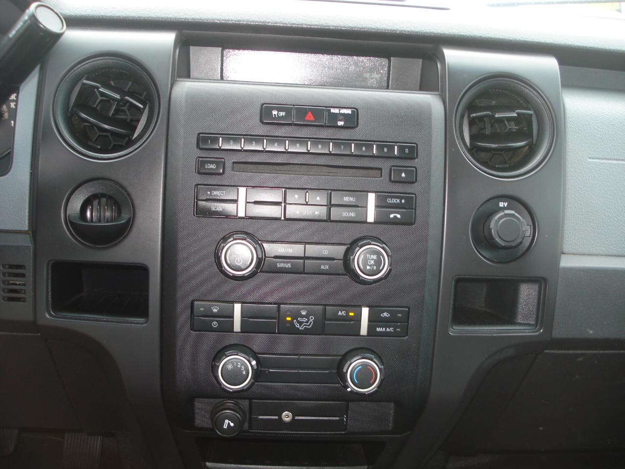 Ford F-150 XL 8-ft. Bed 2WD 2012