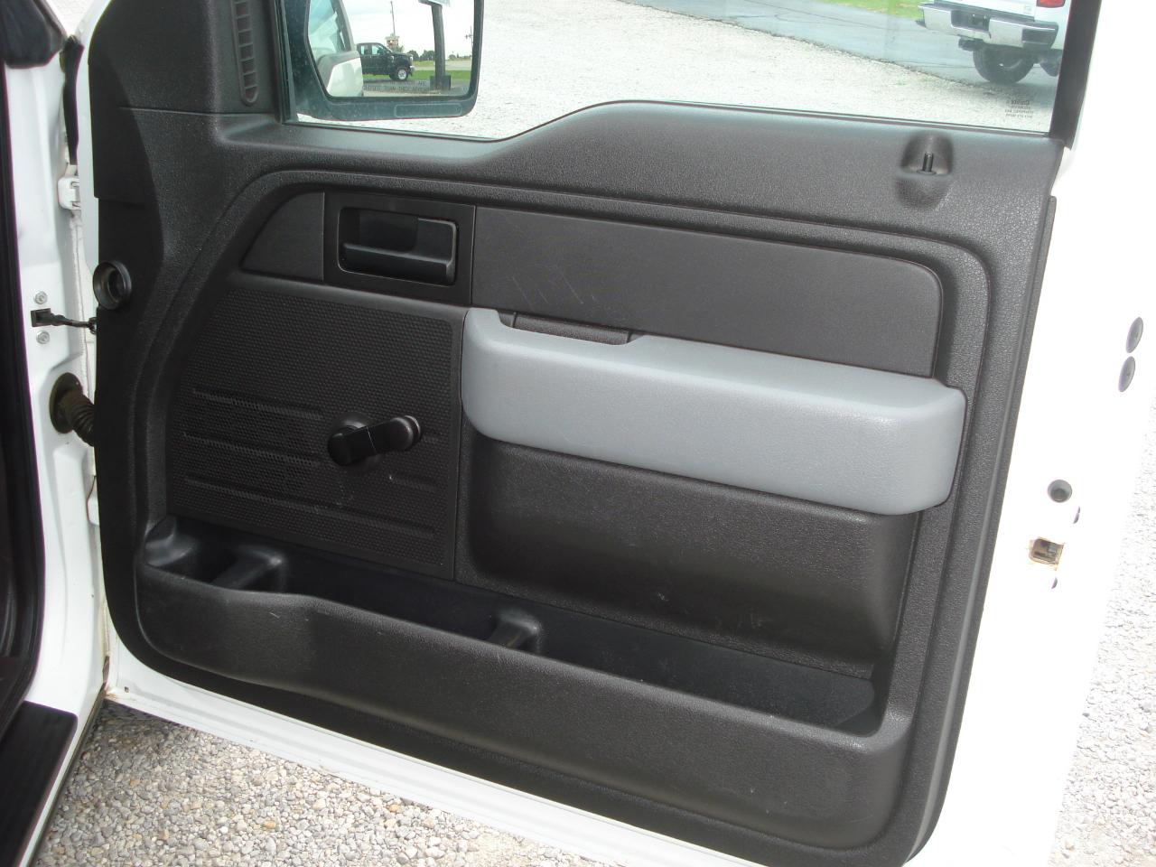 Ford F-150 XL 8-ft. Bed 2WD 2012