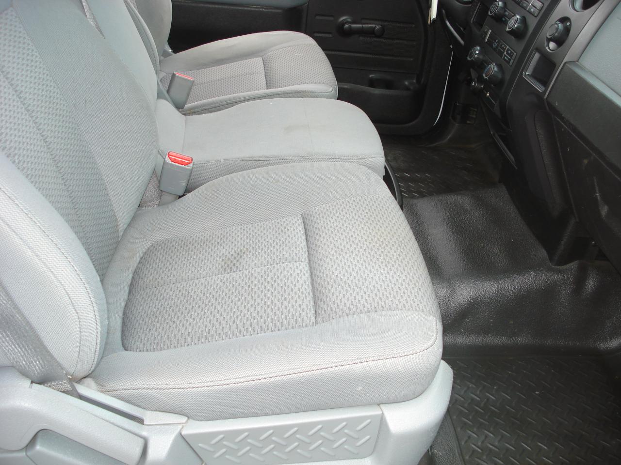 Ford F-150 XL 8-ft. Bed 2WD 2012