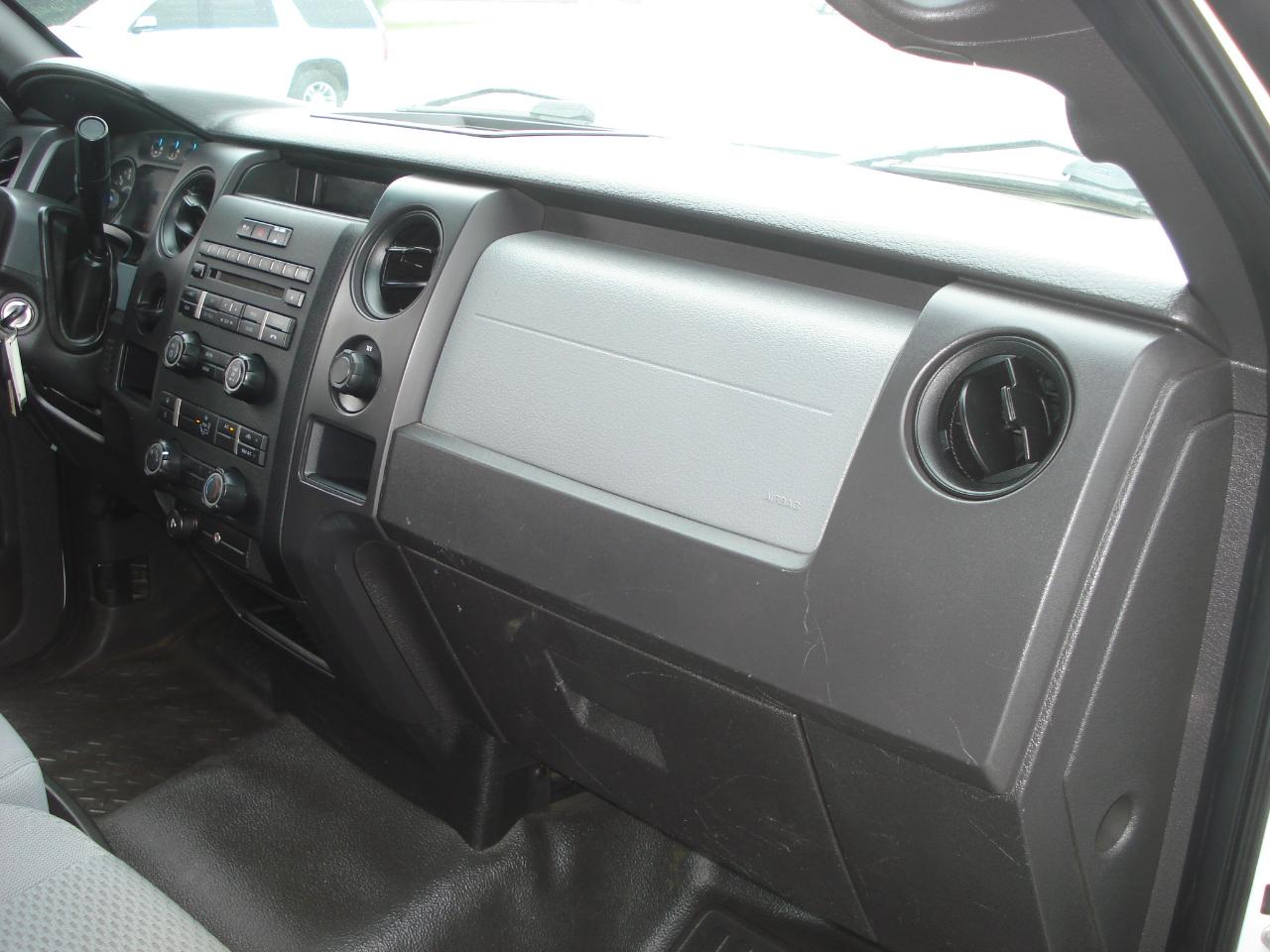 Ford F-150 XL 8-ft. Bed 2WD 2012