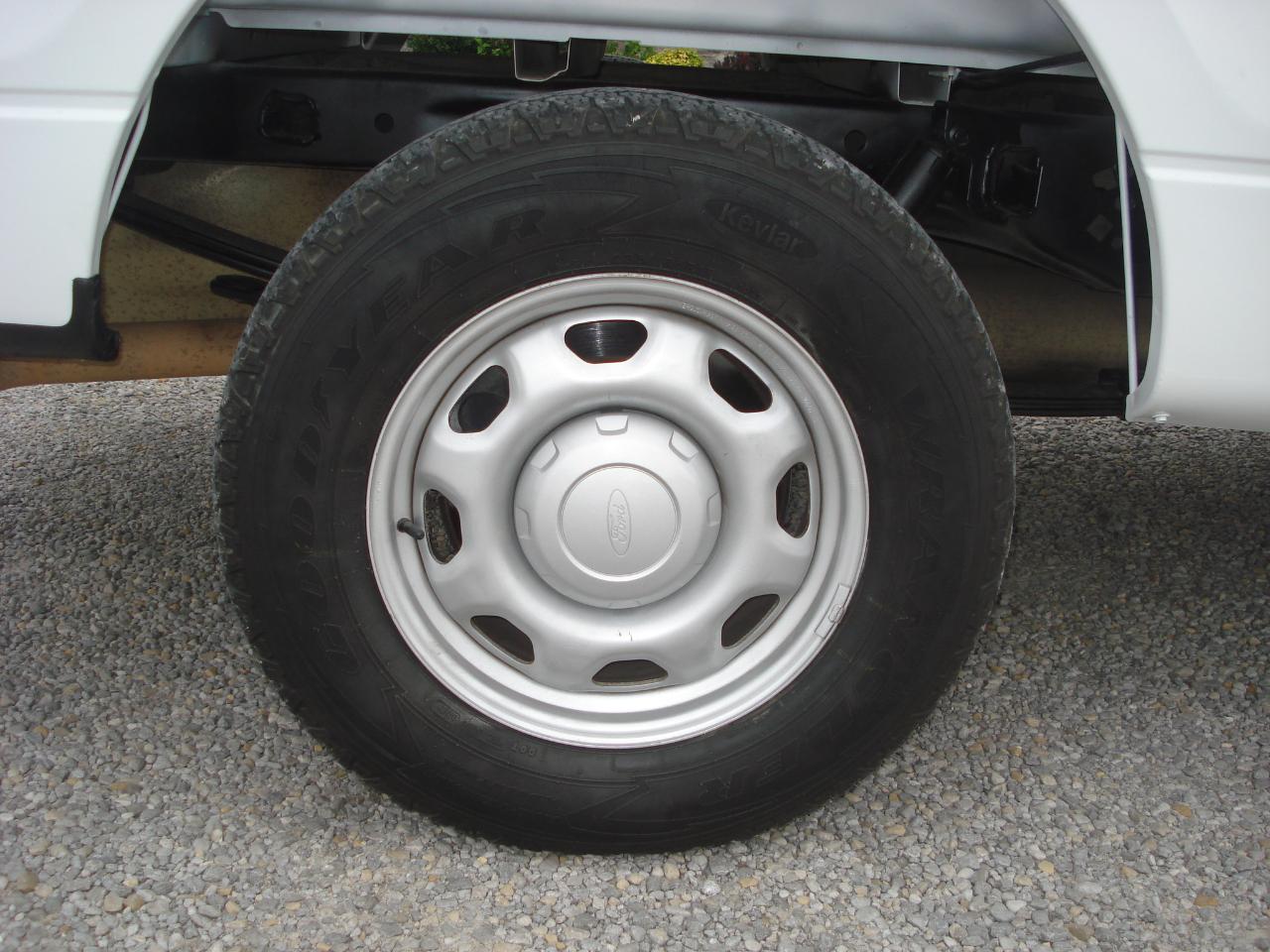 Ford F-150 XL 8-ft. Bed 2WD 2012