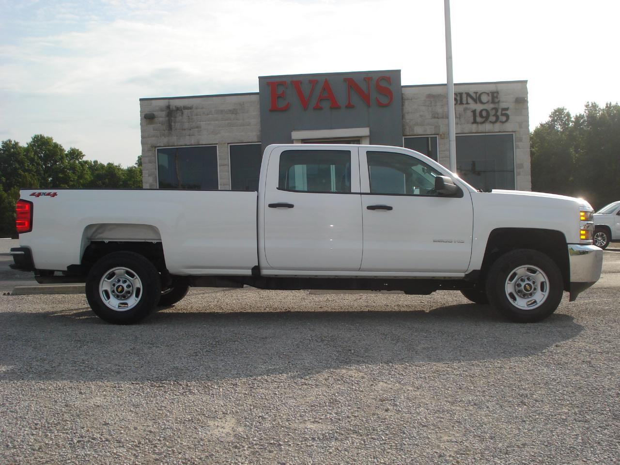 2018 Chevrolet Silverado 2500HD 4DR Crew Cab Long Box 4WD