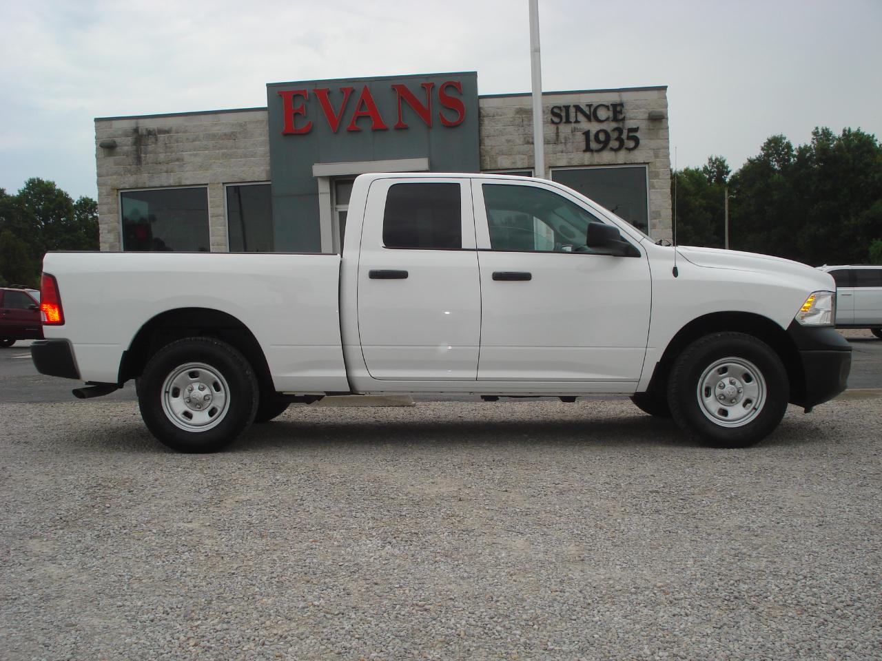 2016 RAM 1500 Tradesman 4DR Quad Cab 4WD