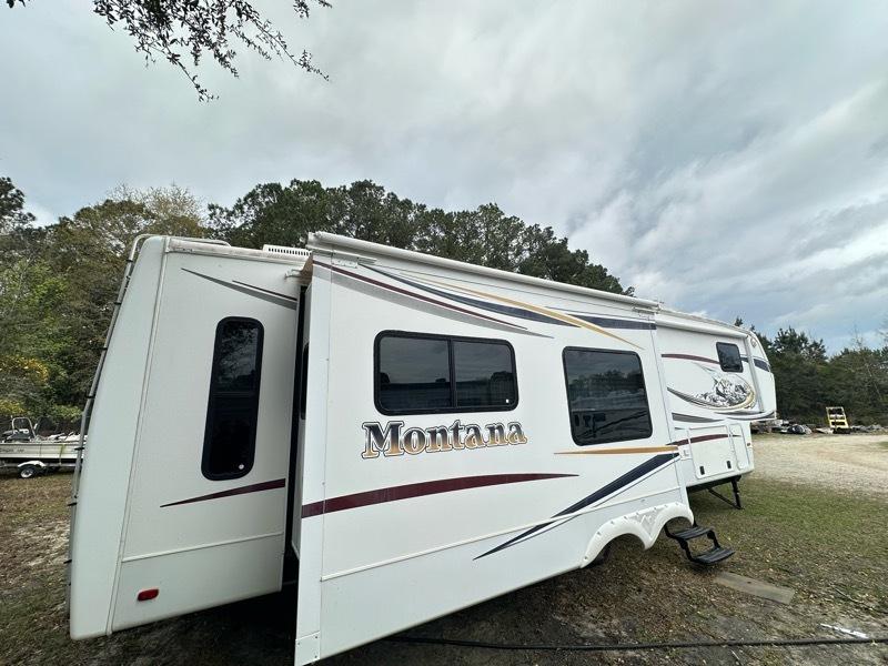 Keystone RV Montana  2012