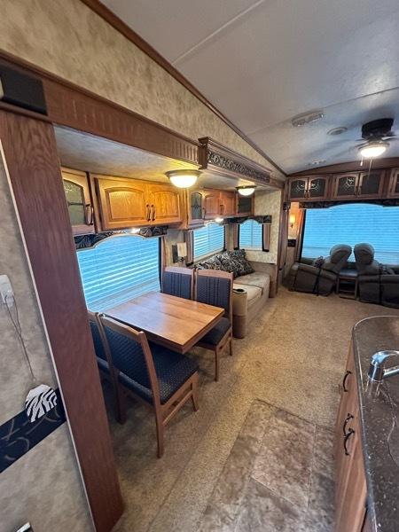 Keystone RV Montana  2012