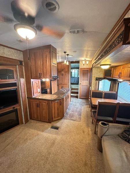 Keystone RV Montana  2012