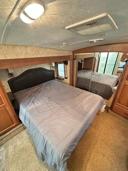 Keystone RV Montana  2012