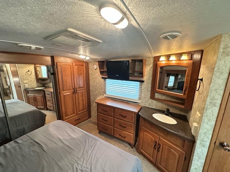 Keystone RV Montana  2012