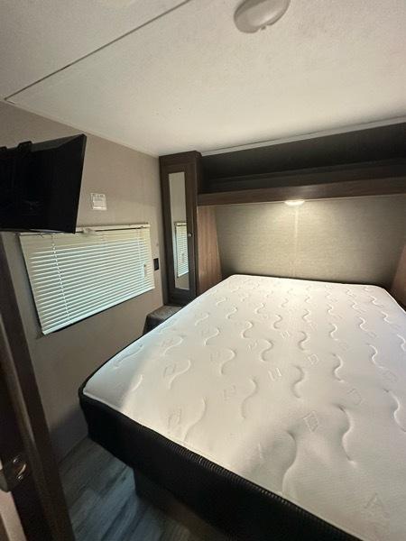 Keystone RV Hideout  2018