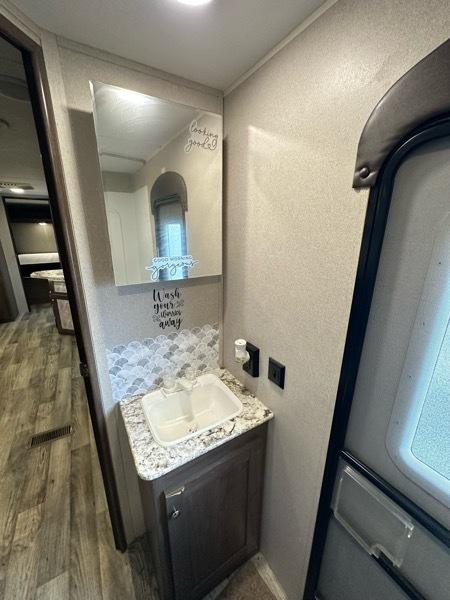 Keystone RV Hideout  2018