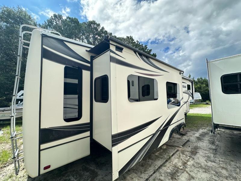 Keystone RV Montana  2015