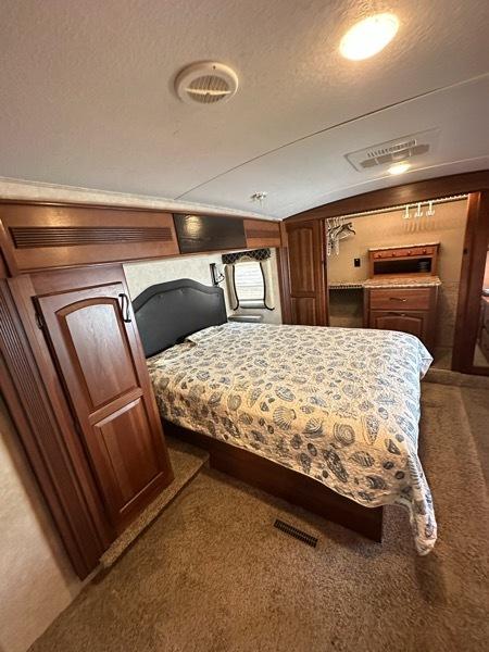 Keystone RV Montana  2015