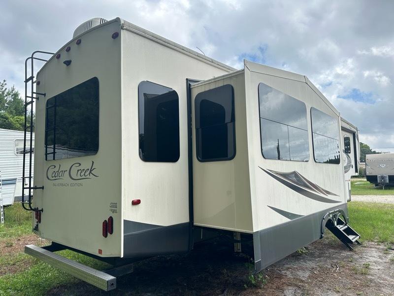 Cedar Creek Silverback  2018