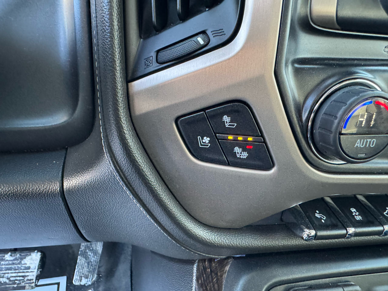 GMC Sierra 2500HD 4WD Crew Cab 153.7" Denali 2016