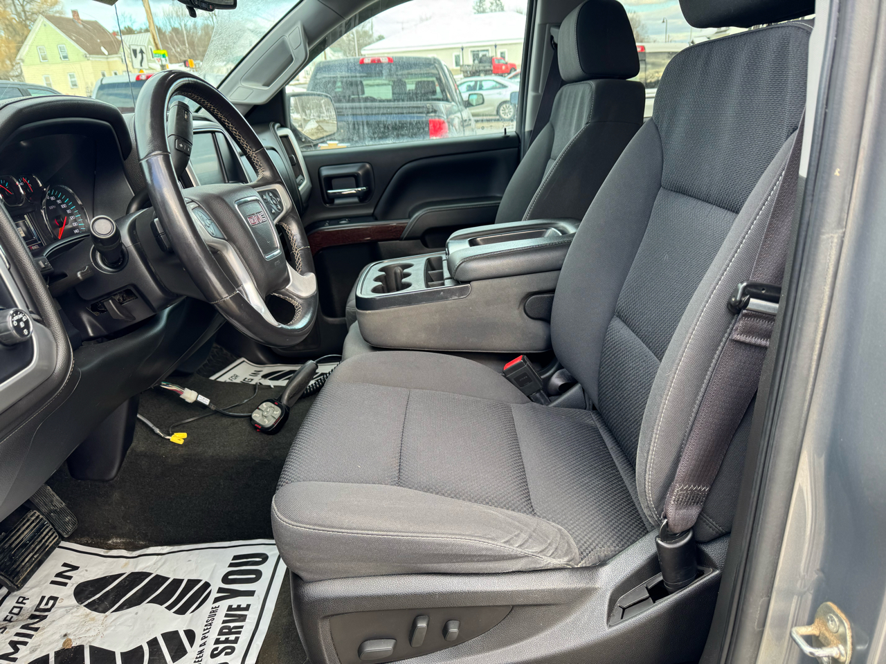 GMC Sierra 1500 4WD Crew Cab 143.5" SLE 2017