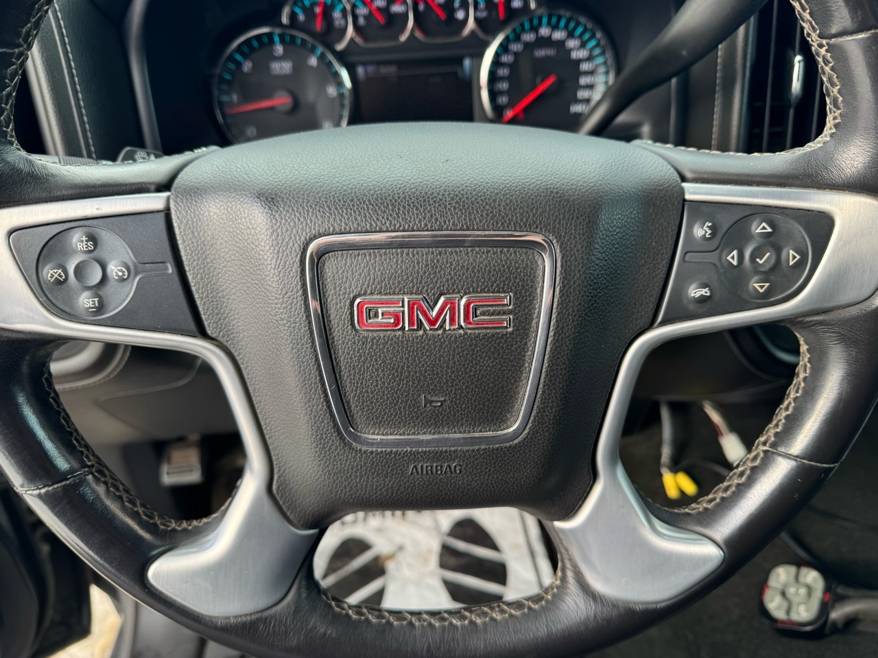 GMC Sierra 1500 4WD Crew Cab 143.5" SLE 2017