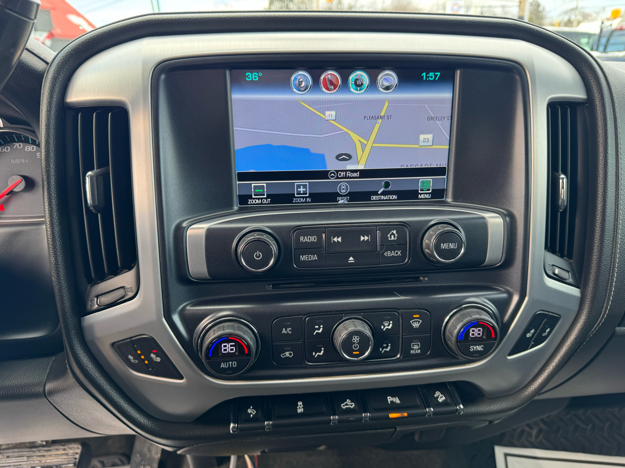 GMC Sierra 1500 4WD Crew Cab 143.5" SLE 2017