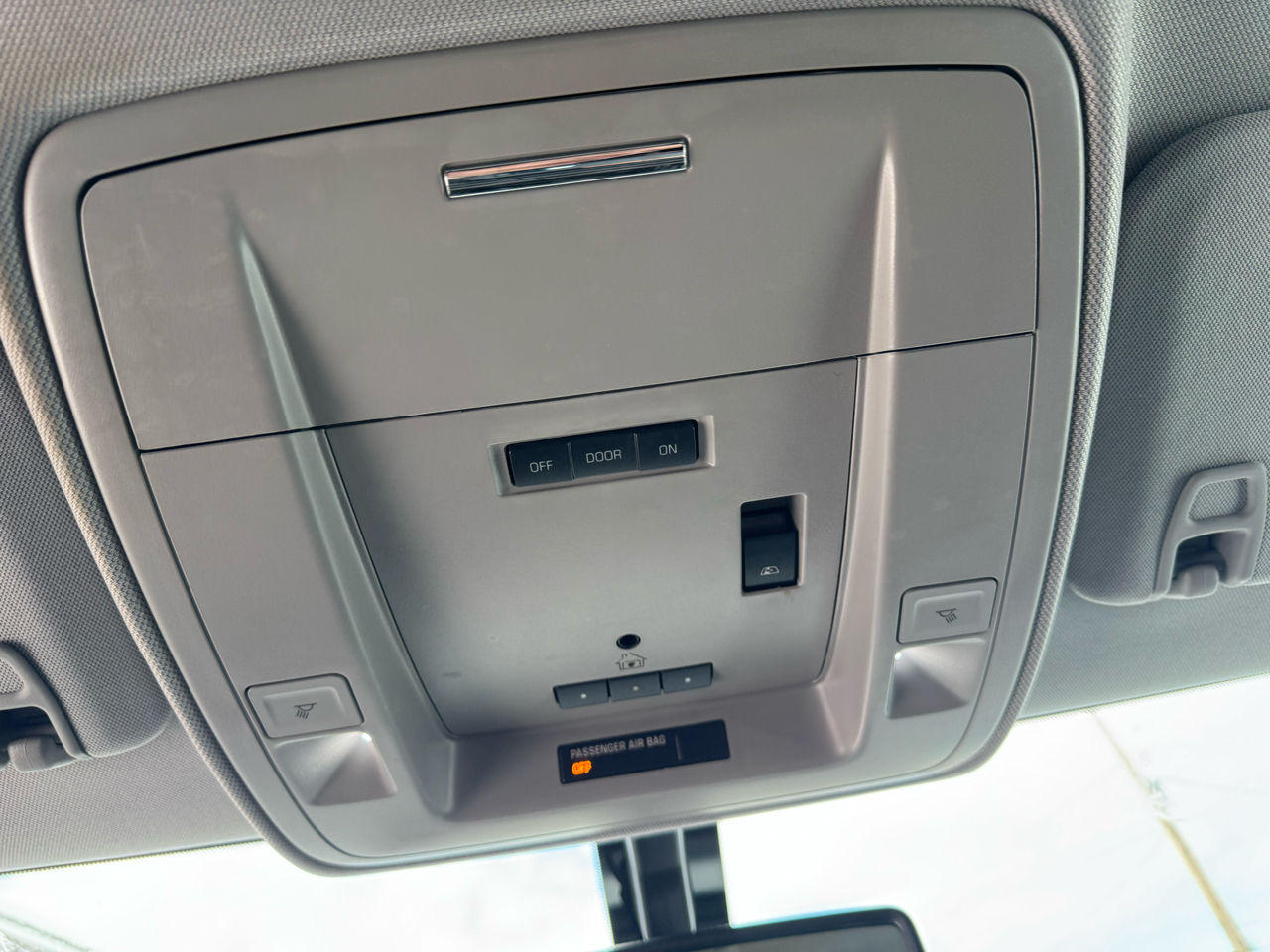 GMC Sierra 1500 4WD Crew Cab 143.5" SLE 2017