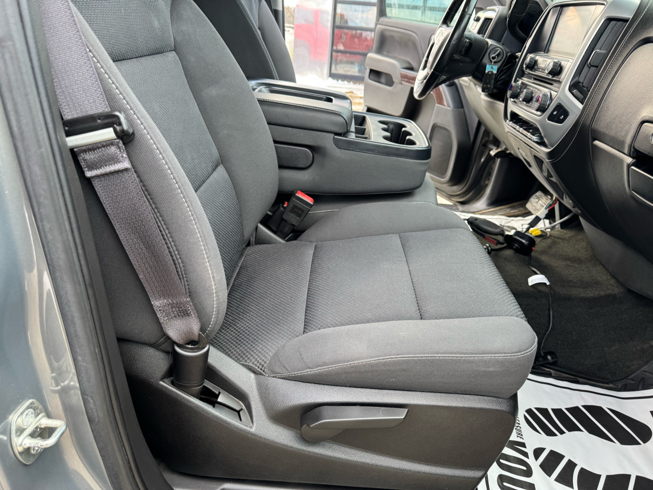 GMC Sierra 1500 4WD Crew Cab 143.5" SLE 2017