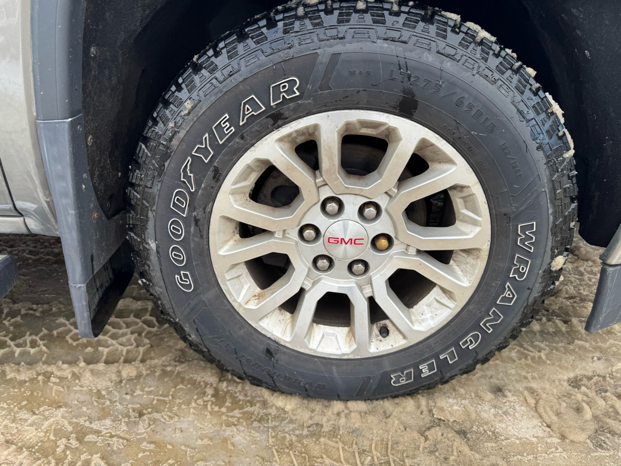 GMC Sierra 1500 4WD Crew Cab 143.5" SLE 2017