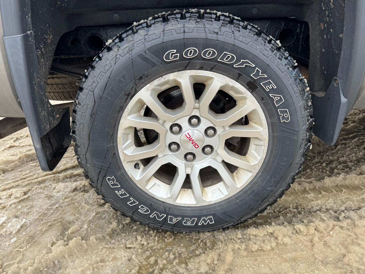 GMC Sierra 1500 4WD Crew Cab 143.5" SLE 2017