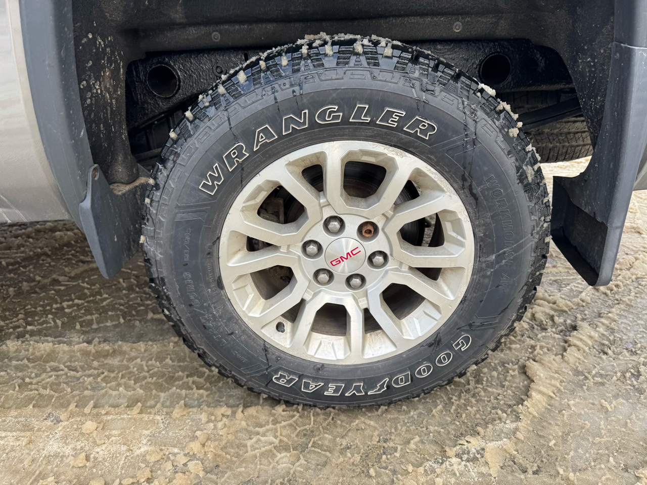 GMC Sierra 1500 4WD Crew Cab 143.5" SLE 2017