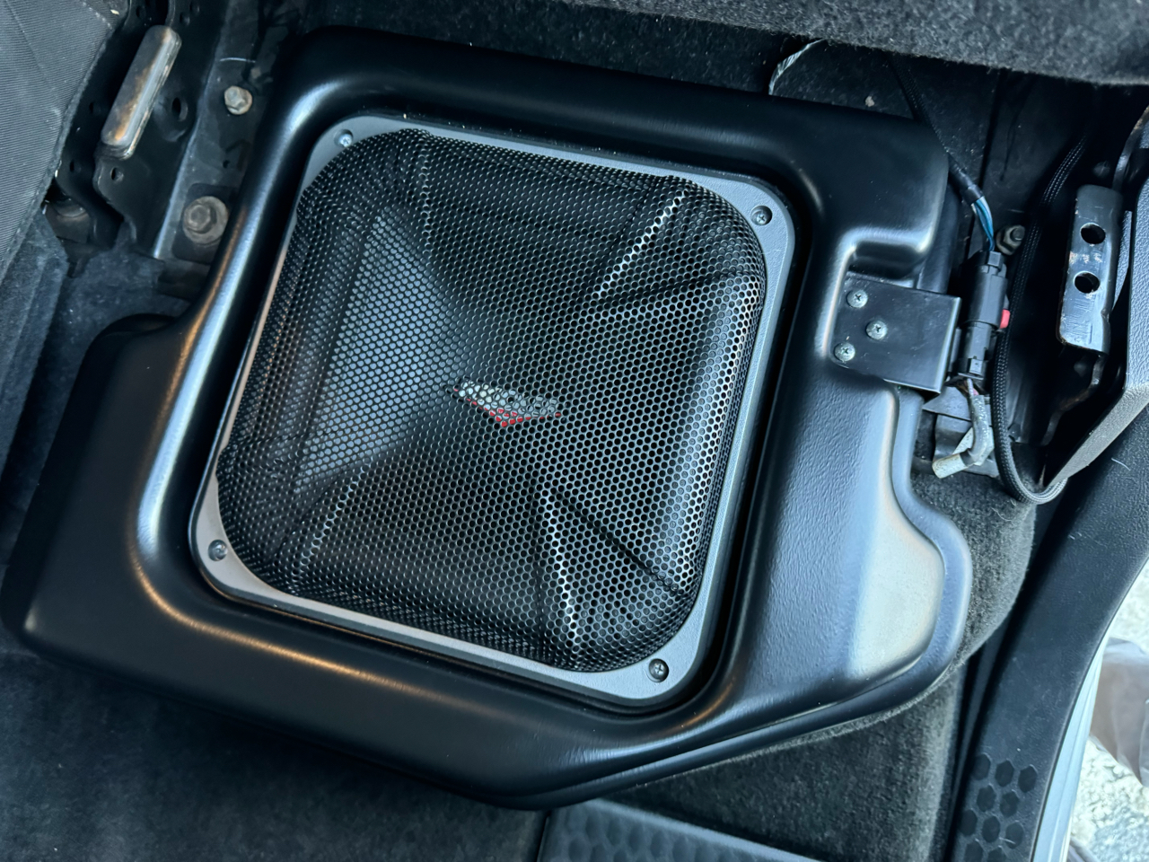 RAM 1500 4WD Crew Cab 140.5" Laramie 2016