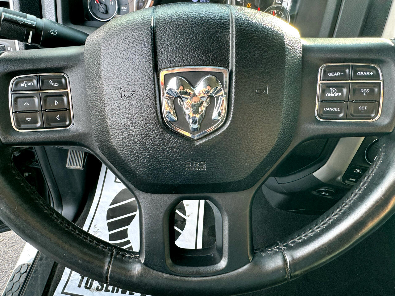 RAM 1500 4WD Quad Cab 140.5" Big Horn 2015