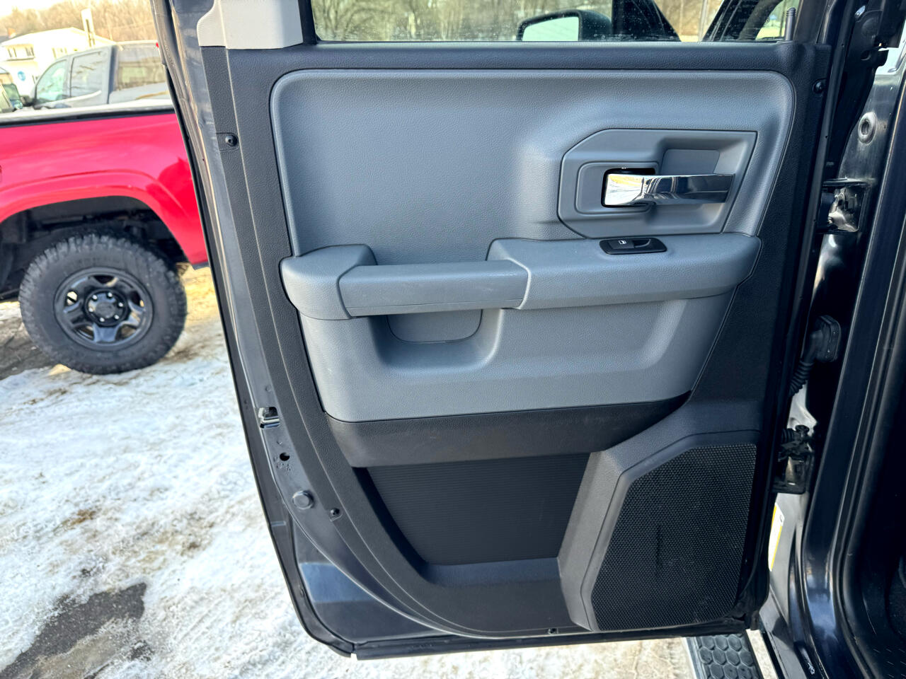 RAM 1500 4WD Quad Cab 140.5" Big Horn 2015