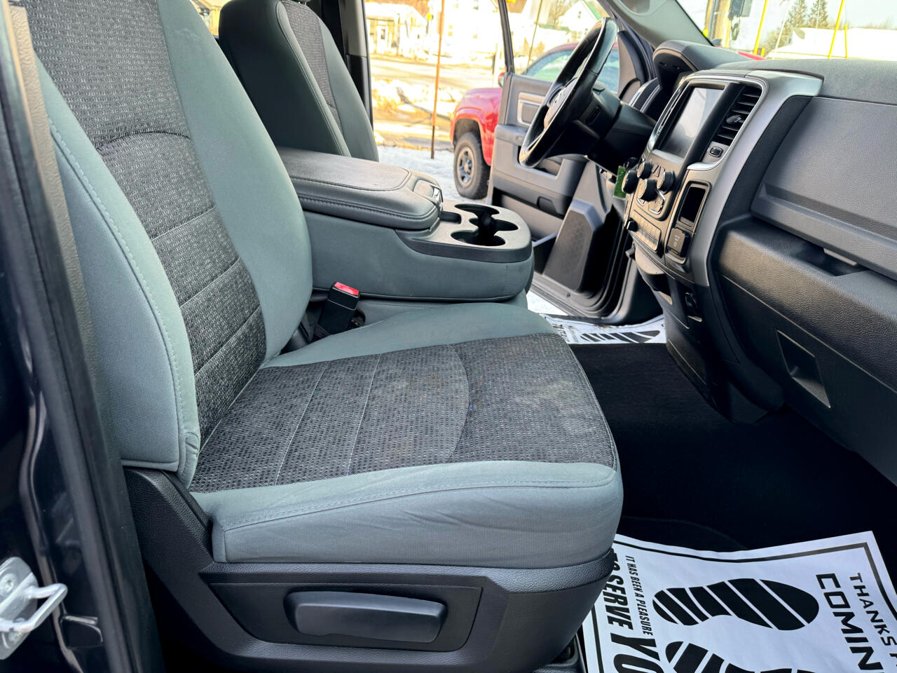 RAM 1500 4WD Quad Cab 140.5" Big Horn 2015