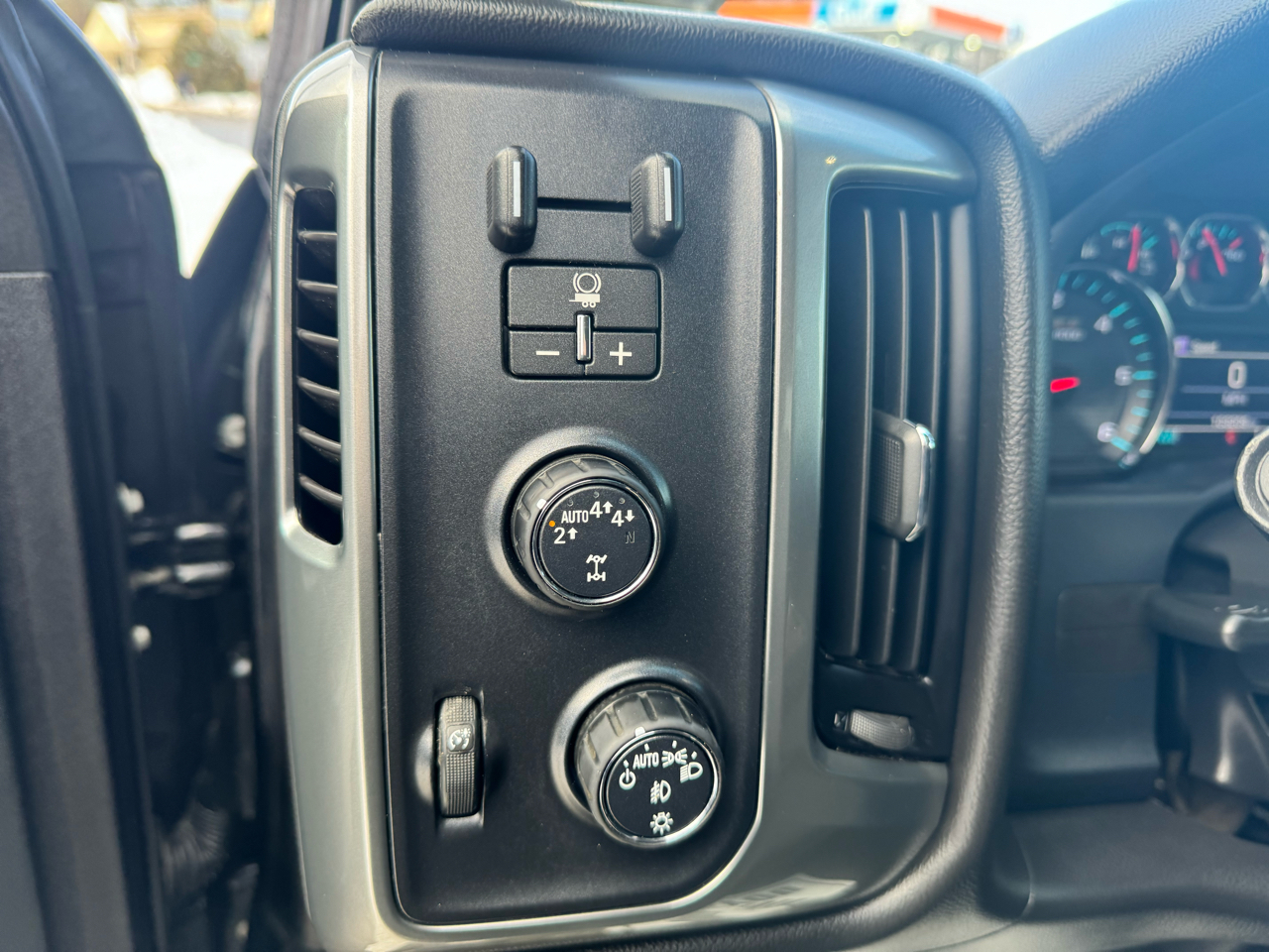 Chevrolet Silverado 1500 4WD Double Cab 143.5" LT w/2LT 2018