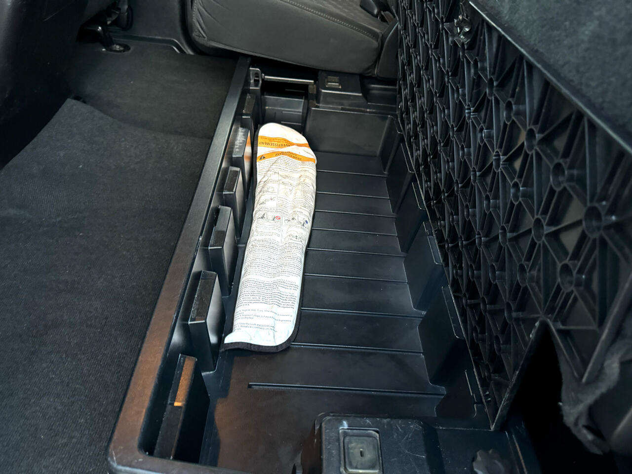 Toyota Tundra 4WD Truck Double Cab 5.7L V8 6-Spd AT SR5 (Natl) 2016