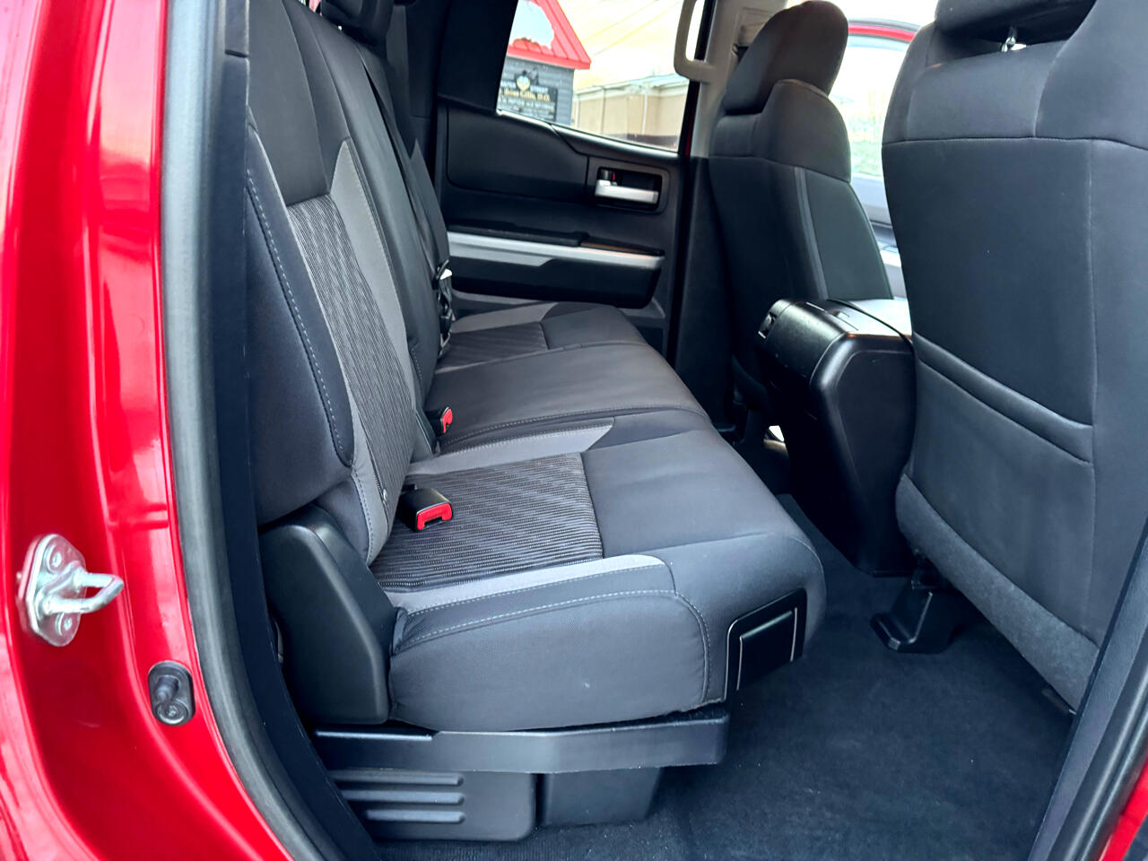 Toyota Tundra 4WD Truck Double Cab 5.7L V8 6-Spd AT SR5 (Natl) 2016