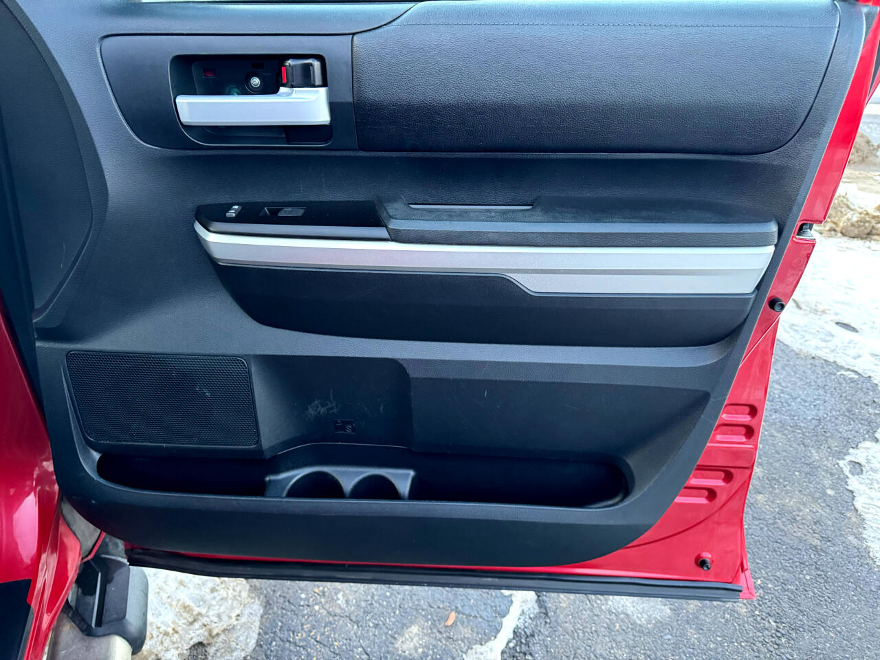 Toyota Tundra 4WD Truck Double Cab 5.7L V8 6-Spd AT SR5 (Natl) 2016