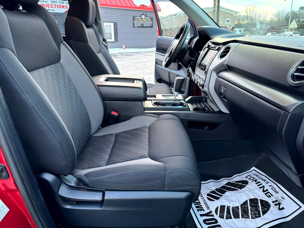 Toyota Tundra 4WD Truck Double Cab 5.7L V8 6-Spd AT SR5 (Natl) 2016