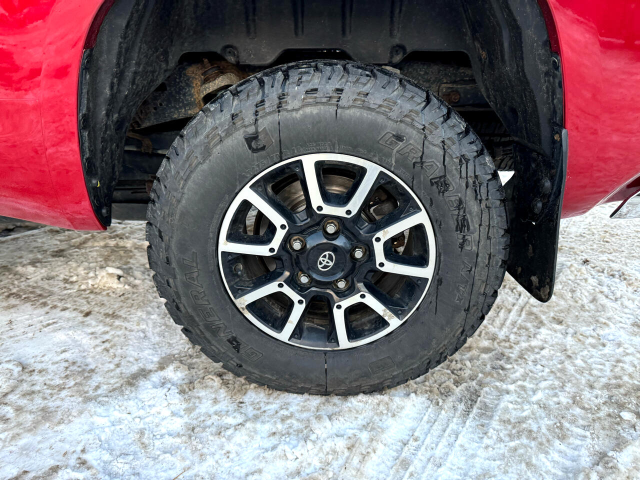 Toyota Tundra 4WD Truck Double Cab 5.7L V8 6-Spd AT SR5 (Natl) 2016