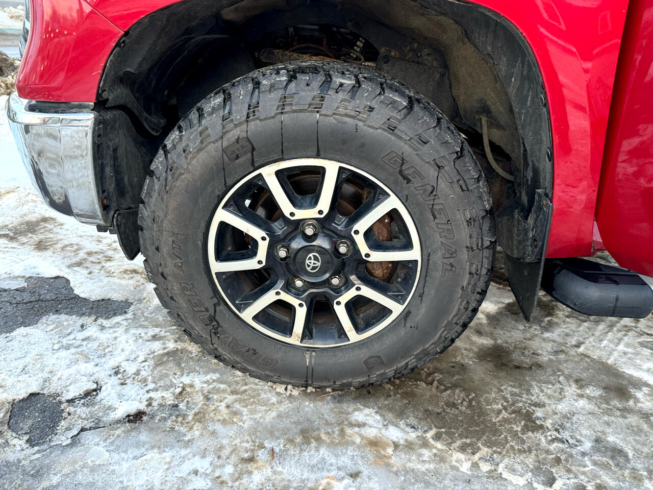 Toyota Tundra 4WD Truck Double Cab 5.7L V8 6-Spd AT SR5 (Natl) 2016