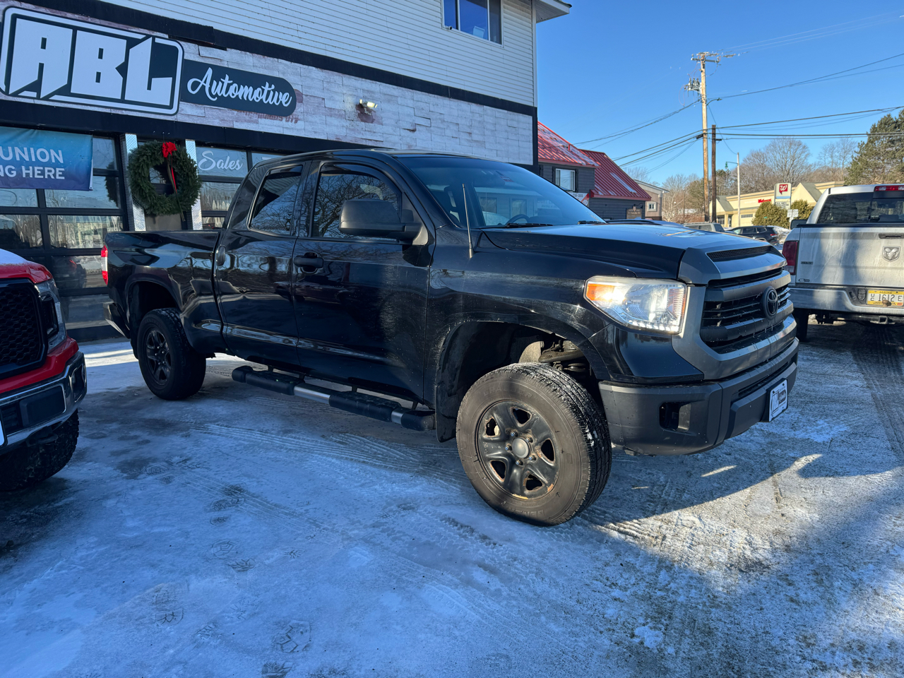 Toyota Tundra 4WD Truck Double Cab 4.6L V8 6-Spd AT SR (Natl) 2016