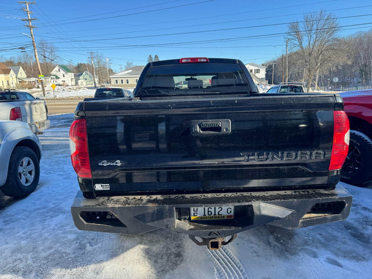 Toyota Tundra 4WD Truck Double Cab 4.6L V8 6-Spd AT SR (Natl) 2016