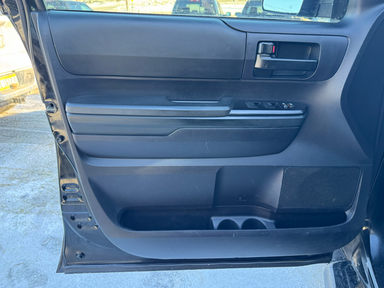 Toyota Tundra 4WD Truck Double Cab 4.6L V8 6-Spd AT SR (Natl) 2016