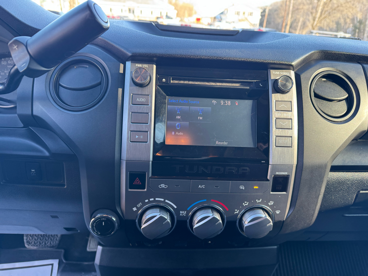 Toyota Tundra 4WD Truck Double Cab 4.6L V8 6-Spd AT SR (Natl) 2016