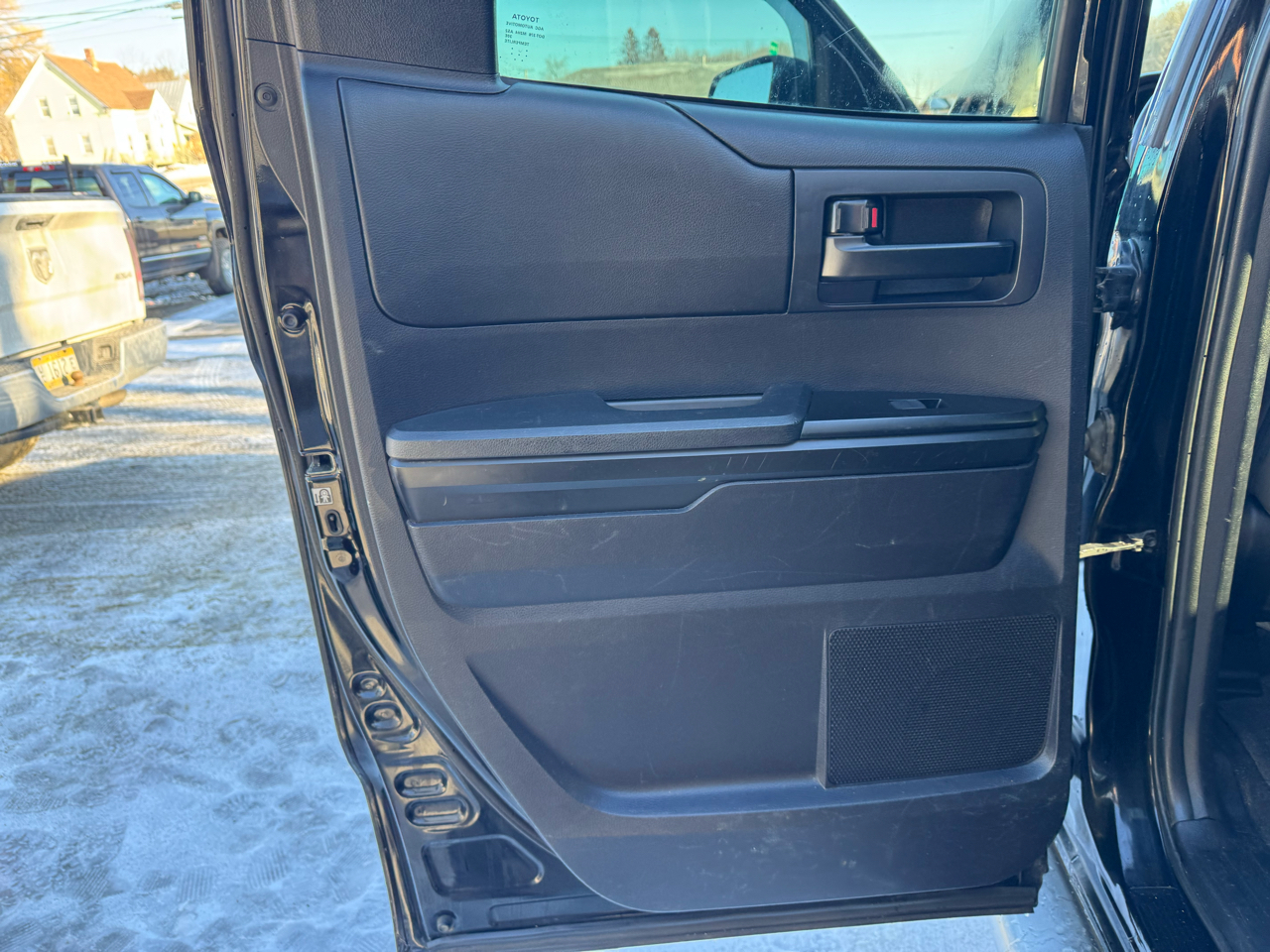 Toyota Tundra 4WD Truck Double Cab 4.6L V8 6-Spd AT SR (Natl) 2016