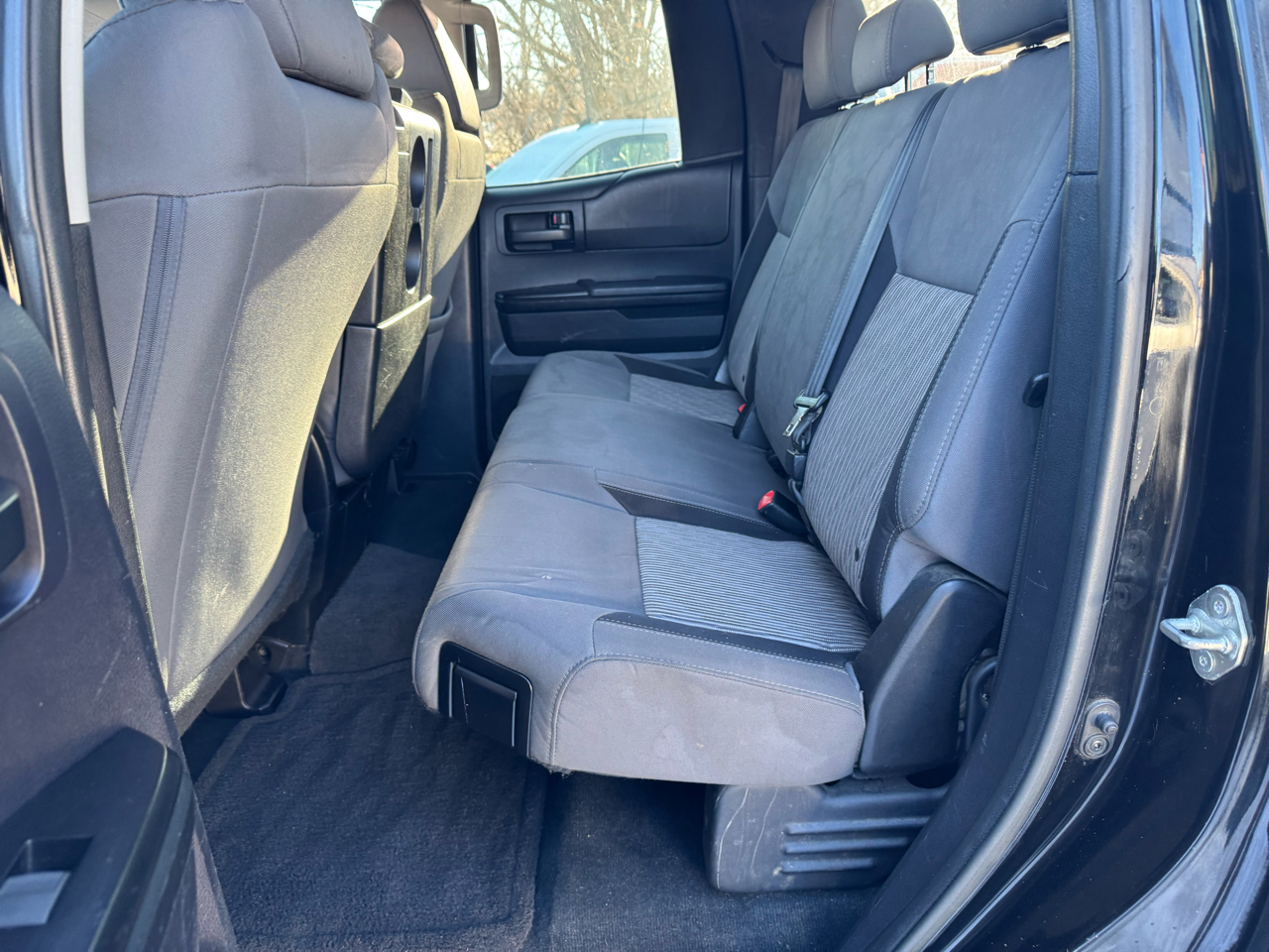 Toyota Tundra 4WD Truck Double Cab 4.6L V8 6-Spd AT SR (Natl) 2016