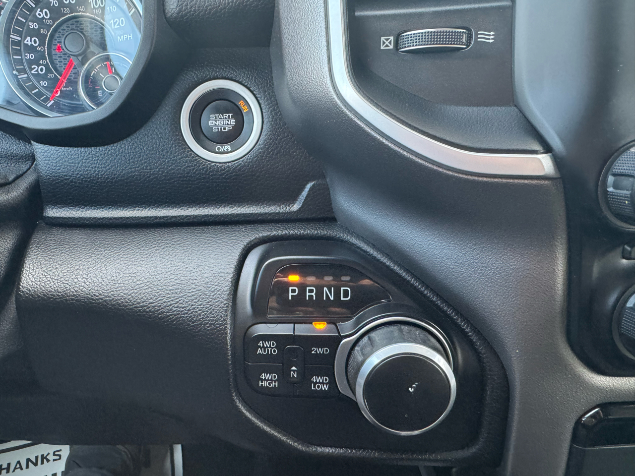 RAM 1500 Big Horn 4x4 Crew Cab 5'7" Box 2020