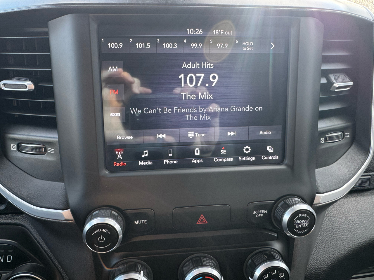 RAM 1500 Big Horn 4x4 Crew Cab 5'7" Box 2020